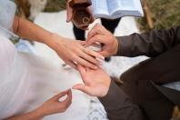 Planowanie wesela w małym budżecie: Oszczędzanie bez utraty jakości